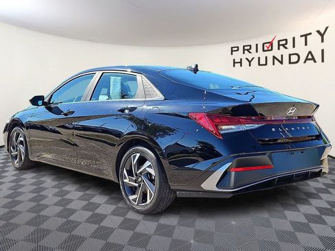 Used 2024 Hyundai Elantra SEL w/ Convenience Package FWD image 6