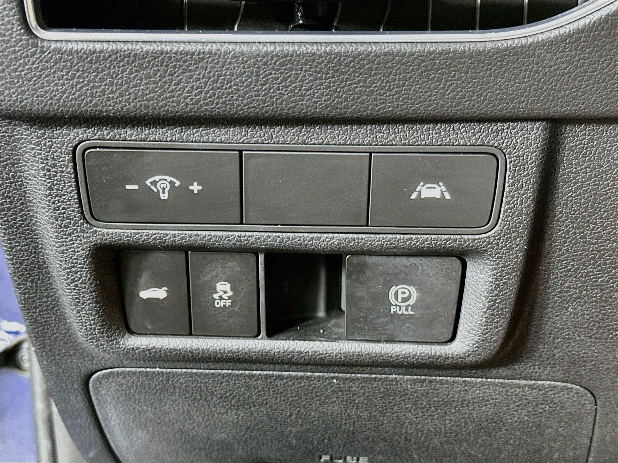 Used 2020 Hyundai Sonata Limited FWD image 17