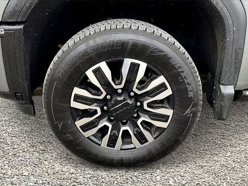 Used 2024 GMC Sierra 2500 Denali Ultimate image 8