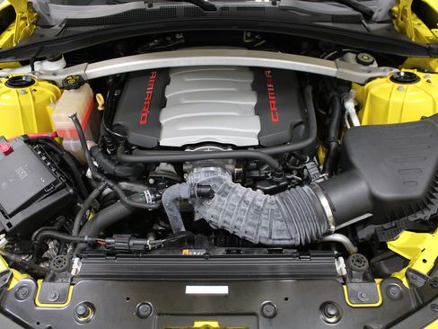 Used 2017 Chevrolet Camaro SS RWD image 10
