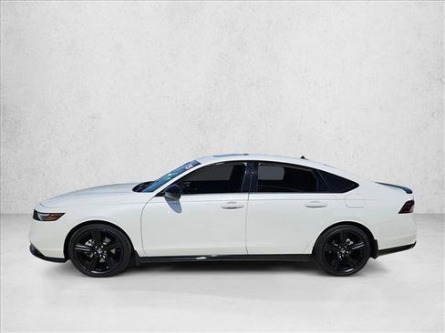 Used 2025 Honda Accord Sport image 9