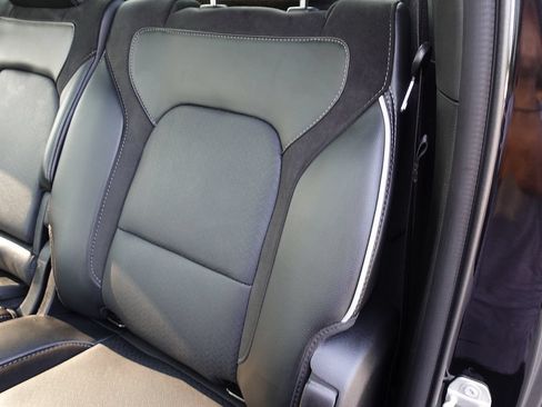 Used 2025 RAM 1500 Laramie w/ Sport Appearance Package AWD/4WD image 18