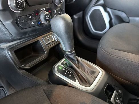 Used 2019 Jeep Renegade Latitude image 25