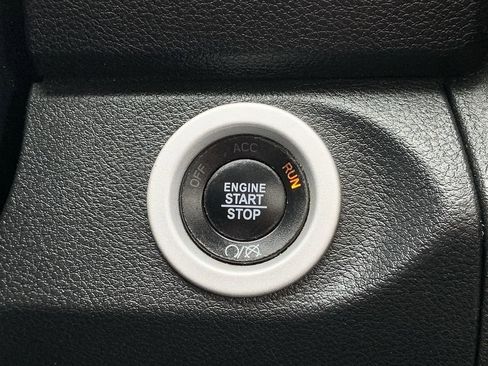 Used 2016 RAM 1500 Laramie w/ Convenience Group image 22