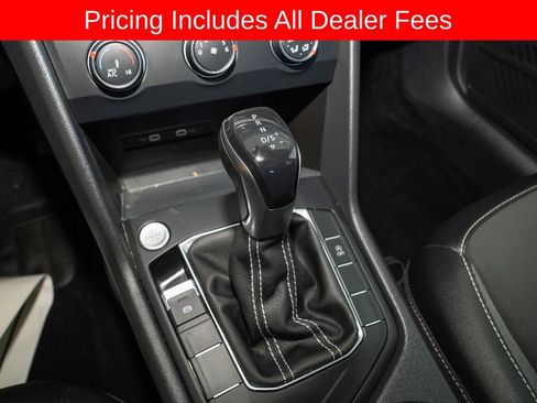 Used 2022 Volkswagen Taos SE FWD image 16