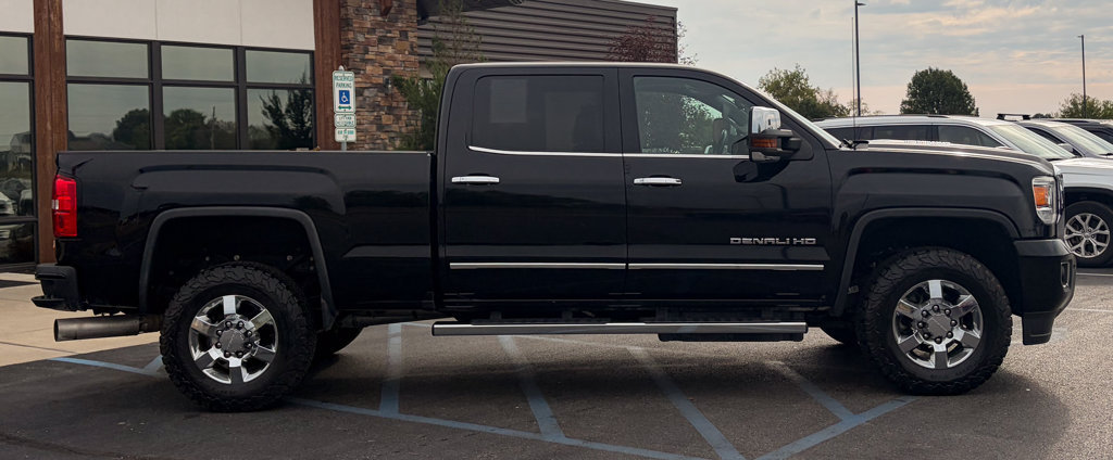 Used 2016 GMC Sierra 3500 Denali w/ Duramax Plus Package AWD/4WD image 29