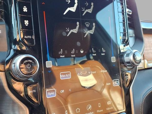 Used 2022 RAM 1500 Limited image 18