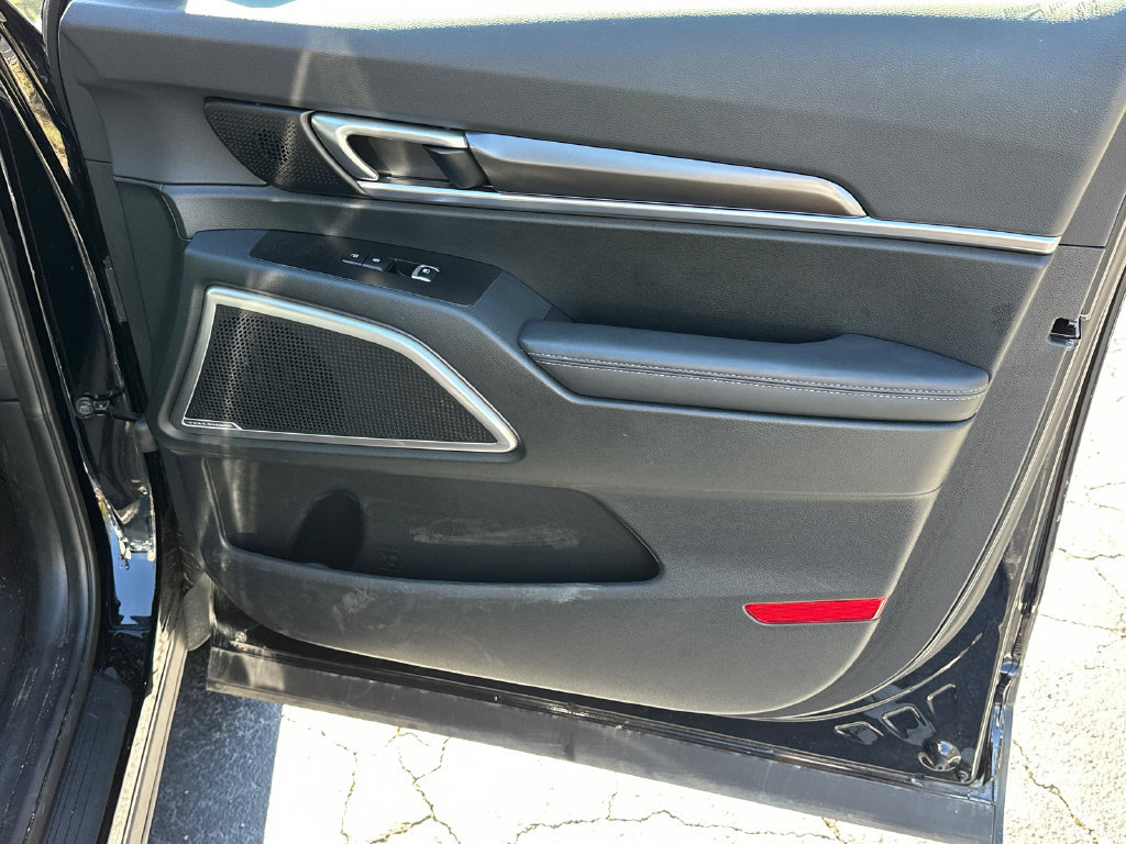 Certified 2025 Kia Telluride S FWD image 14