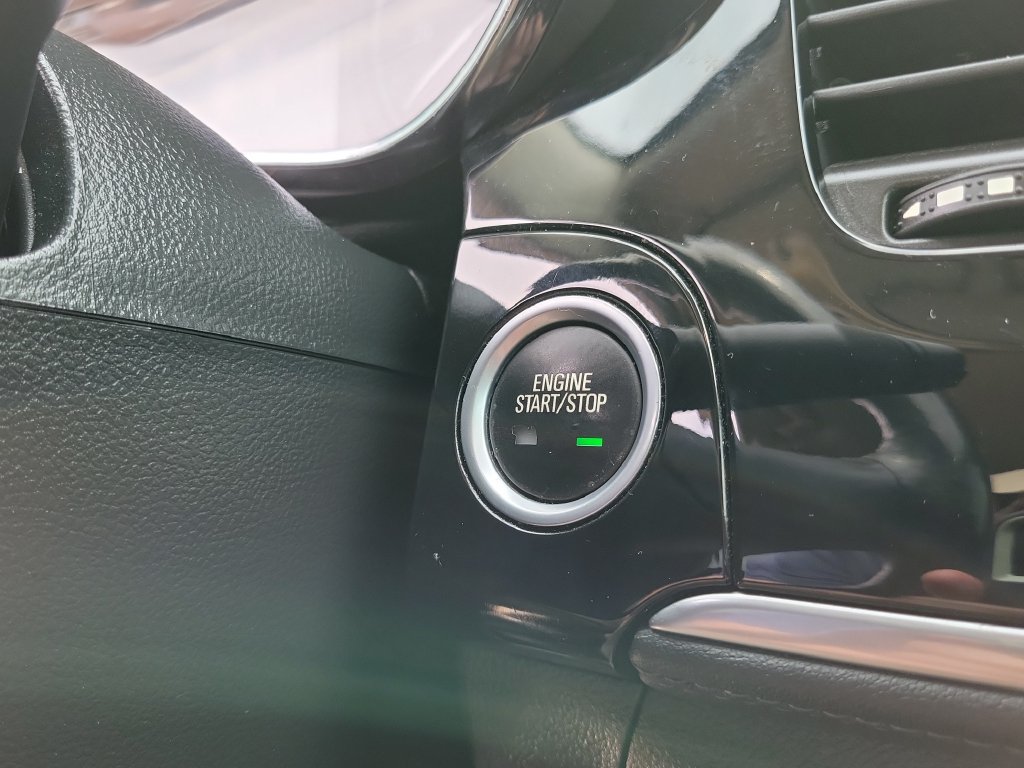 Used 2019 Buick Encore Essence w/ Safety Package II FWD image 29
