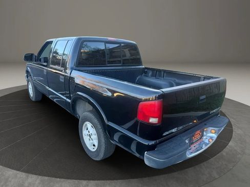 Used 2001 Chevrolet S10 Pickup LS image 3