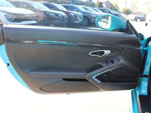 Used 2018 Porsche 718 Cayman S image 13