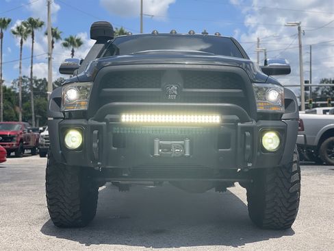 Used 2018 RAM 3500 Laramie w/ Convenience Group AWD/4WD image 8