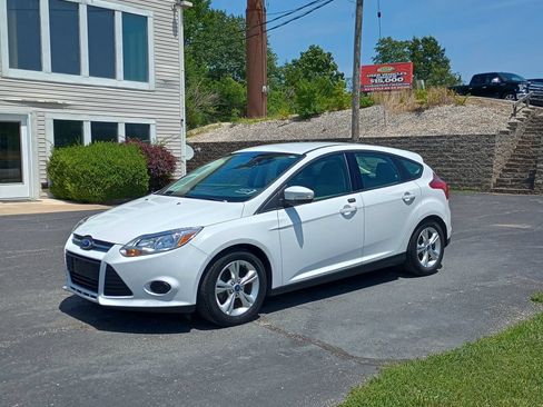 Used 2014 Ford Focus SE FWD image 1