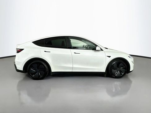 Used 2026 Tesla Model Y AWD image 8