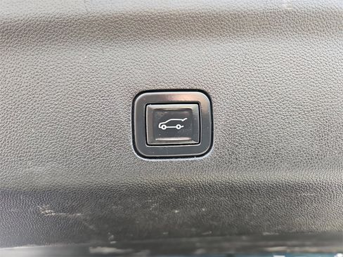 Certified 2022 Chevrolet Tahoe Z71 w/ Luxury Package image 25