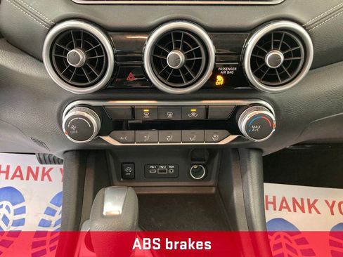 Used 2025 Nissan Sentra SV image 9