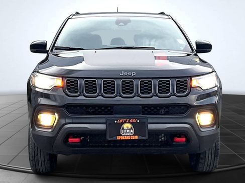 Used 2024 Jeep Compass Trailhawk image 6