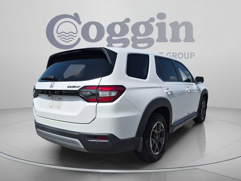 Used 2023 Honda Pilot EX-L image 6