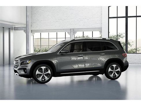 New 2025 Mercedes-Benz GLB 250 4MATIC image 36