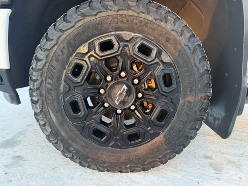 Certified 2024 Chevrolet Silverado 2500 LTZ w/ LTZ Plus Package image 9