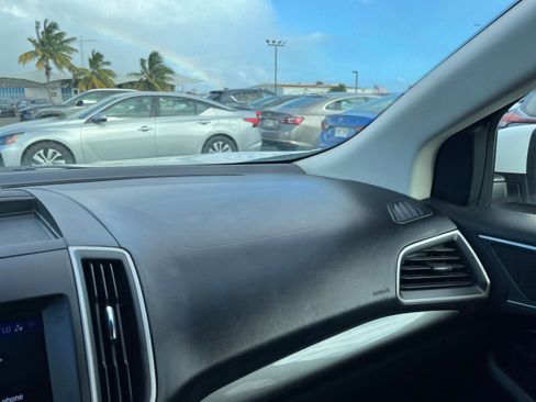 Used 2020 Ford Edge SEL FWD image 35