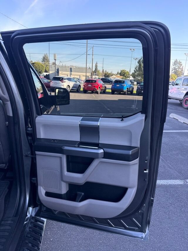 Used 2017 Ford F150 XLT w/ Equipment Group 302A Luxury AWD/4WD image 13