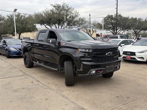 Used 2019 Chevrolet Silverado 1500 LT Trail Boss image 3