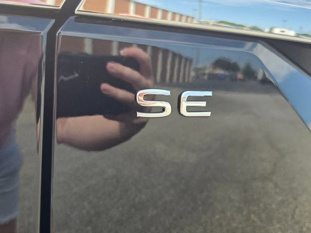 Used 2026 Volkswagen Atlas SE FWD image 12