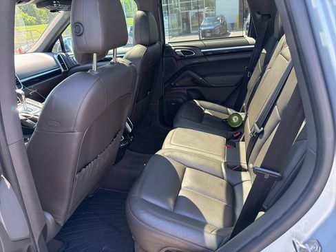 Used 2018 Porsche Cayenne Platinum Edition AWD/4WD image 7