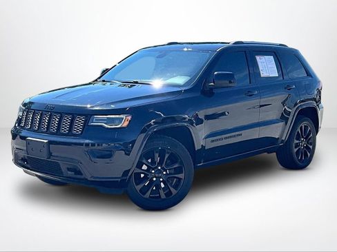 Used 2020 Jeep Grand Cherokee Altitude AWD/4WD image 2