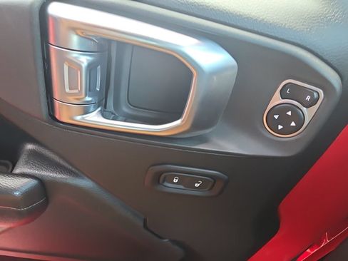 Used 2018 Jeep Wrangler Unlimited Sport S AWD/4WD image 25