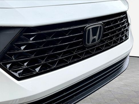 Used 2023 Honda Accord EX image 32