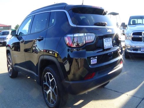 Certified 2024 Jeep Compass Limited w/ Sun and Sound Group image 8