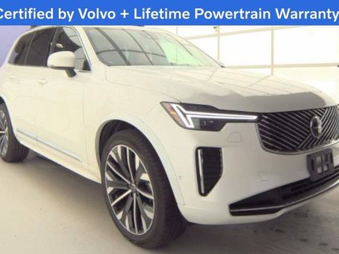 Certified 2025 Volvo XC90 B6 Plus image 3