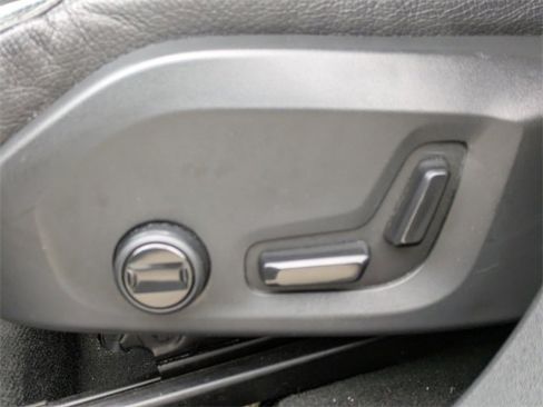 Used 2024 Volvo XC60 B5 Plus image 24