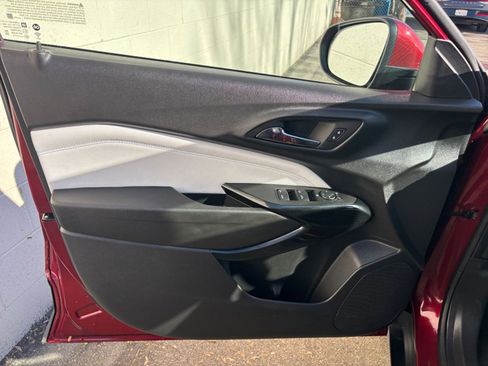 Used 2025 Chevrolet Trax LT image 20