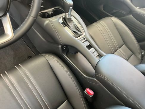 Used 2027 Honda HR-V EX-L image 19