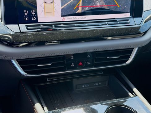 New 2026 Volkswagen Atlas Peak Edition AWD/4WD image 14