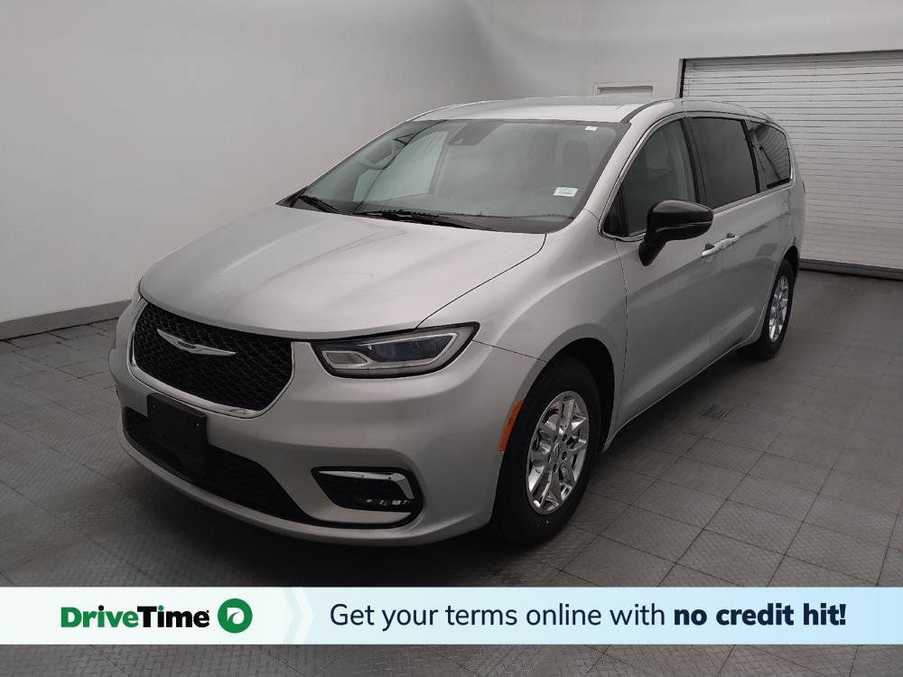 Used 2024 Chrysler Pacifica Touring-L FWD image 1