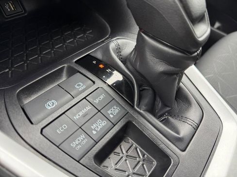 Certified 2025 Toyota RAV4 XLE image 36