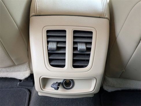 Used 2016 Ford Taurus Limited image 21