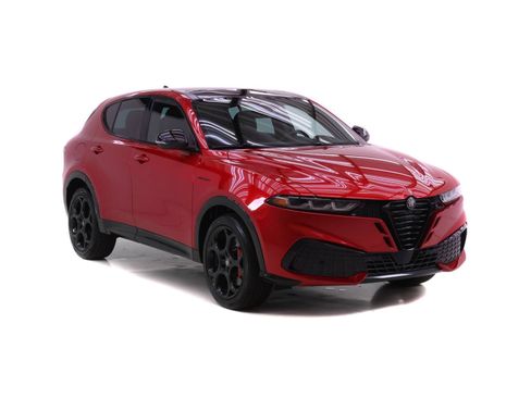New 2026 Alfa Romeo Tonale w/ Quick Order Package 23H Volce AWD/4WD image 2
