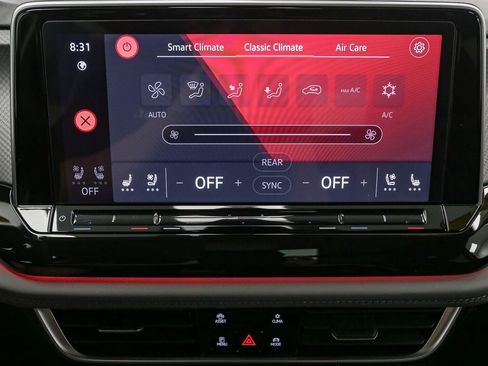 Certified 2025 Volkswagen Atlas Peak Edition SE AWD/4WD image 30