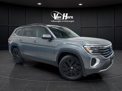 Used 2025 Volkswagen Atlas SE w/ Black Wheel Package