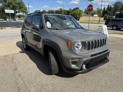 Used 2020 Jeep Renegade Limited w/ Safety and Security Group image 5