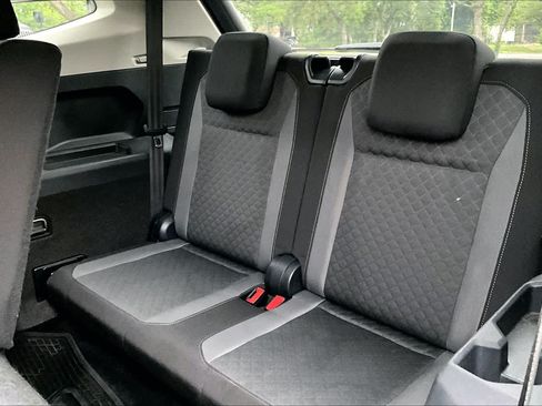 Used 2020 Volkswagen Tiguan S FWD image 35