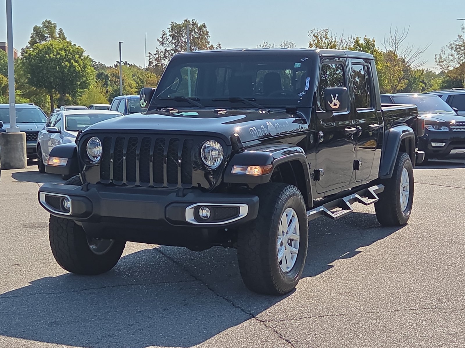Used 2023 Jeep Gladiator Sport AWD/4WD image 2