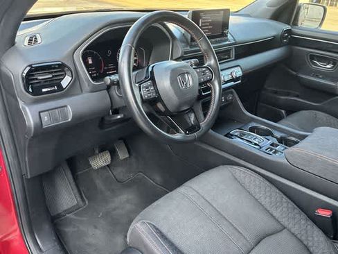 Used 2023 Honda Pilot Sport image 2