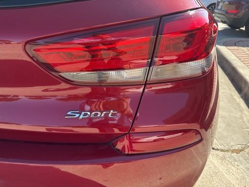 Used 2018 Hyundai Elantra GT Sport image 8