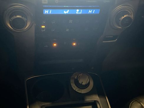 Used 2021 Toyota 4Runner Limited image 19